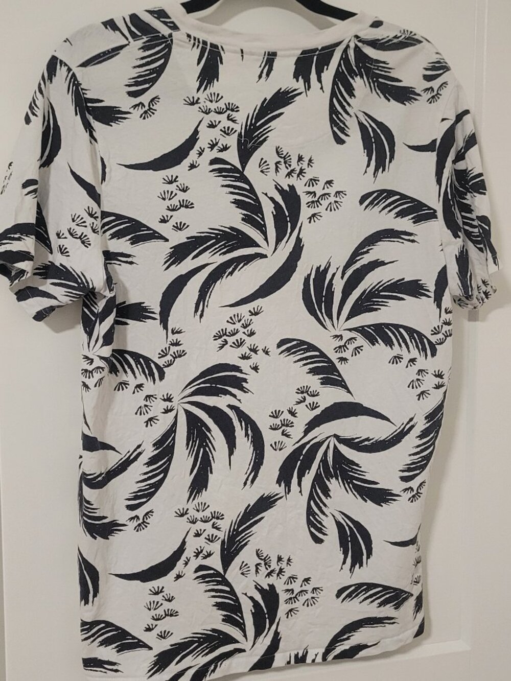 Jack & Jones Premium Palm Leaf Print Crew Neck T-Shirt - White - Size Large - Picture 3 of 6